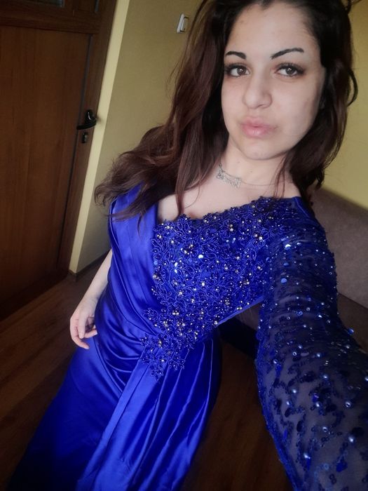 Дамска абитуриентска рокля