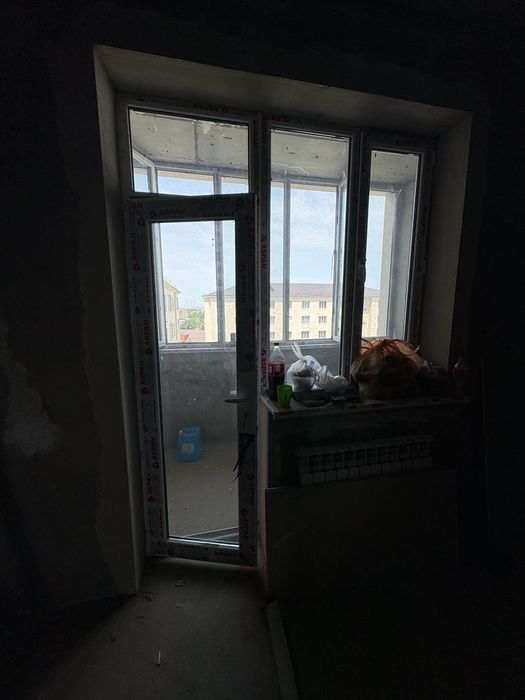 Окна, терезе и есік балконға