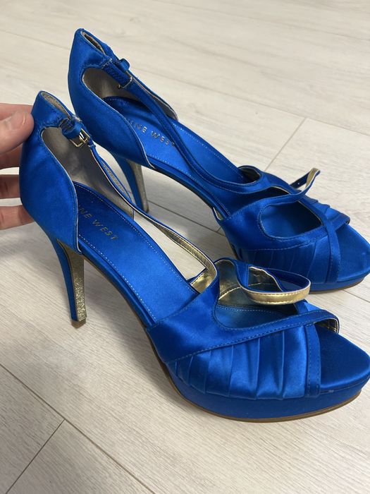 Босоножки женские