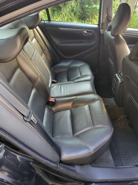 autoturism Volvo S60