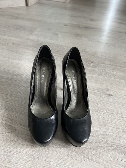 Высокие туфли на платформе