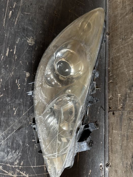 Продам фары от пежо 307