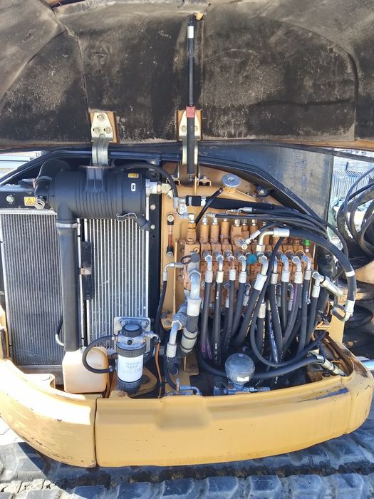Багер  CAT 304CR
