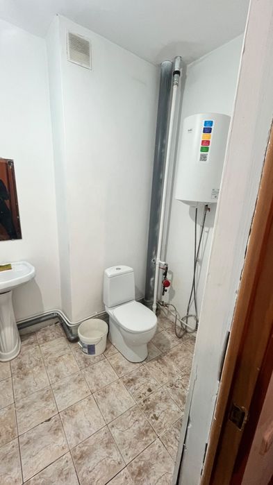 1к мкр Аэропорт 40кв 8/9 этаж