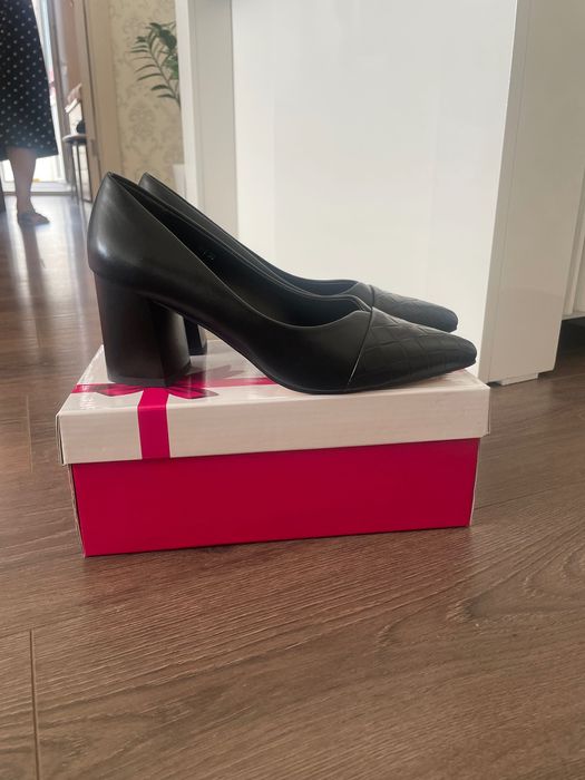 Продам кожаные туфли