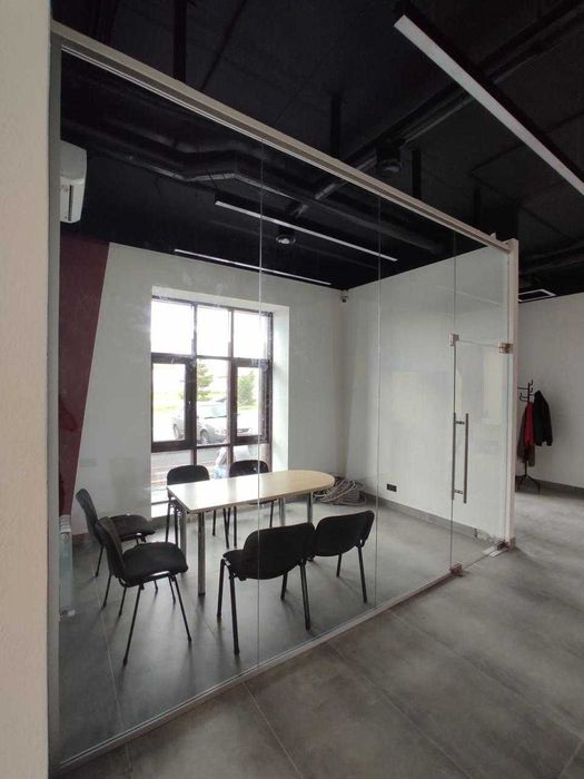 Офисные перегородки цельностеклянные