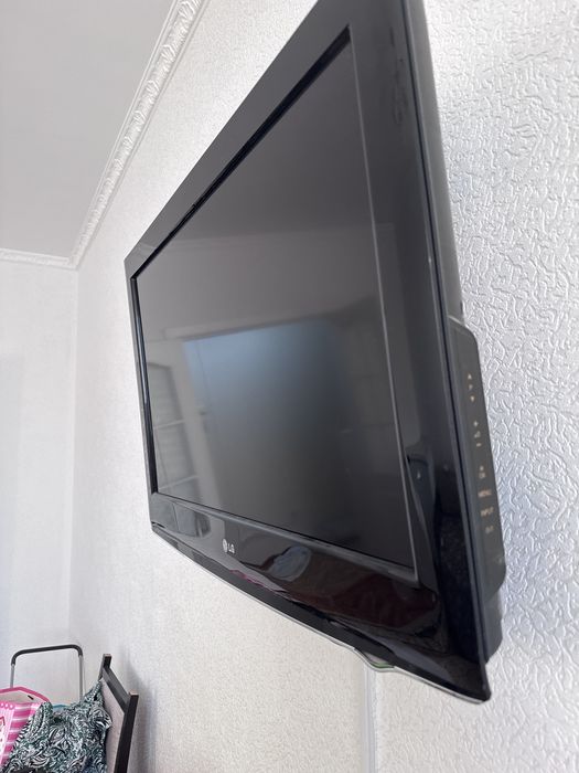 Телевизор LG в отличном состоянии