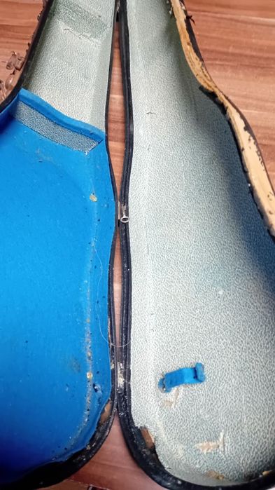 Цигулка много  стара