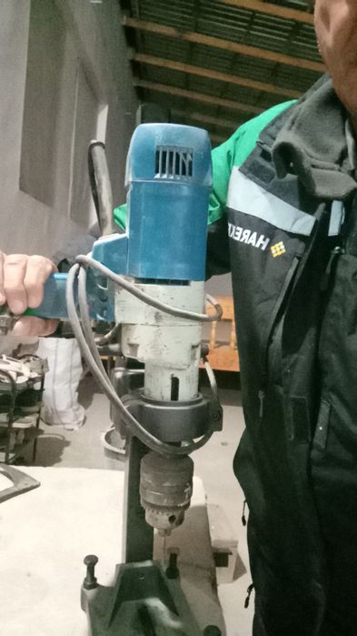 стойка сверльная