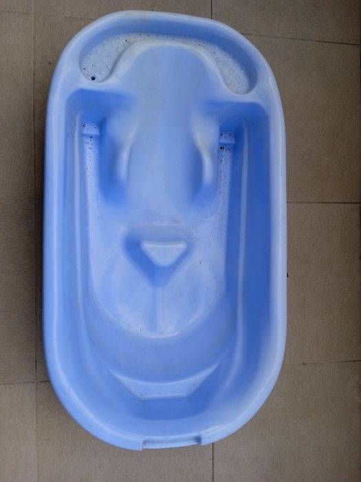 Корито за къпане на бебе.