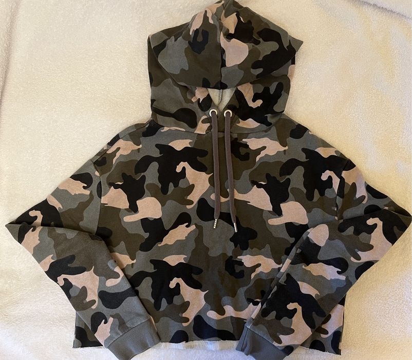 Худита, блузи, жилетка-Zara, Bershka, HM, Tally Weijl