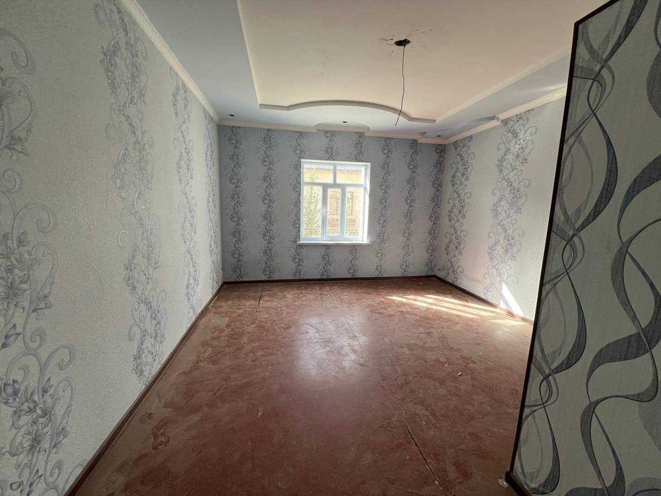 Zangiota.Bozsuv.6xonali uyni 12sotihda yer narxiga sotaman.Barter bor