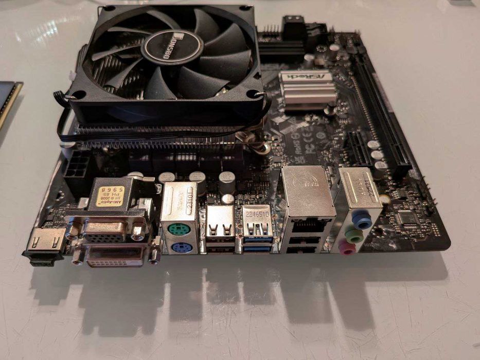 Супер компактна дънка m-atx Asrock B560M-HDV R3.0. За Intel 10/11 gen