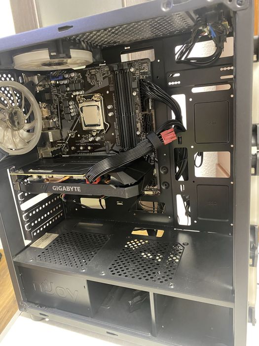 Vând pc intr-o stare foarte buna