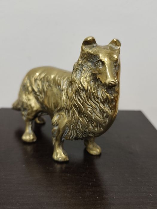 Декоративна месингова фигура – куче  Коли.