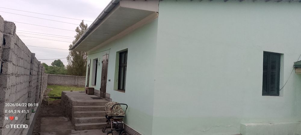 Sotiladi 4 xona 5 sotix
