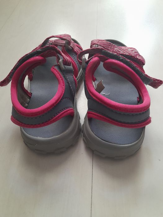 Маратонки Adidas номер 26,5 , сандали делатлон 26/27 момиче
