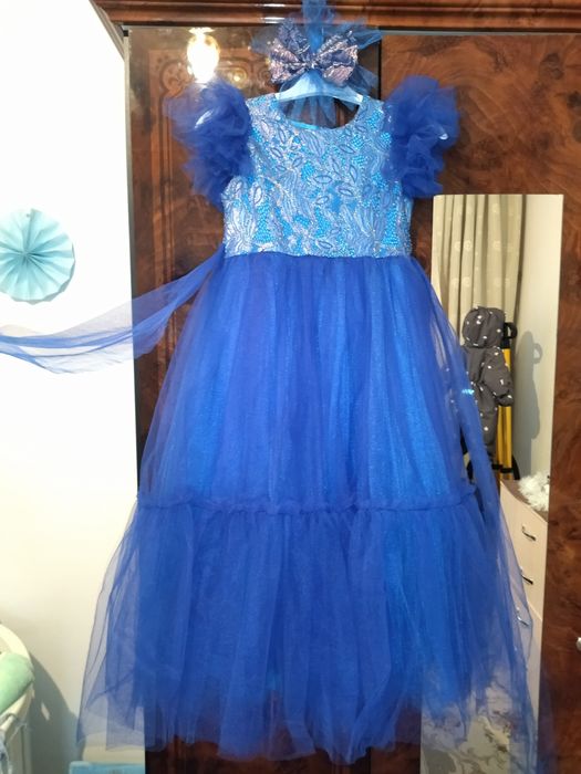 Нарядное платье для девочки