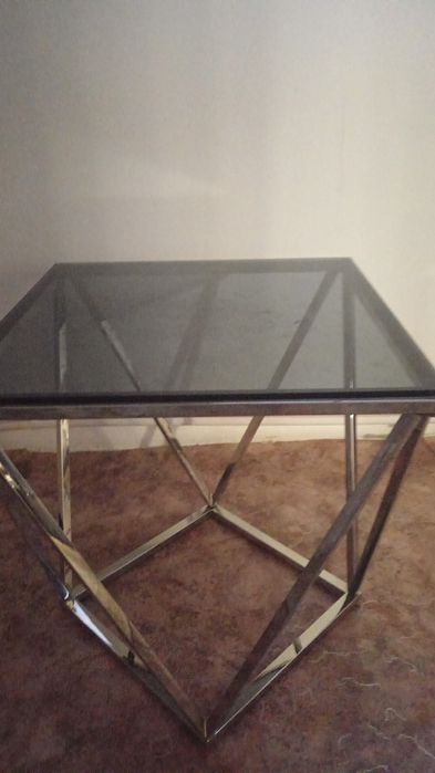 Продам стеклянный стол