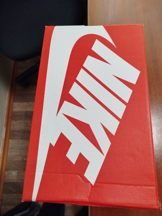 Кроссовки nike 275 см