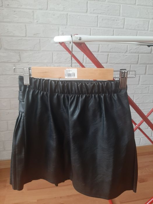 Детска кожена пола