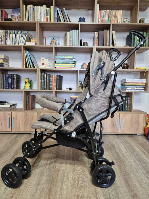 Детская прогулочная коляска
