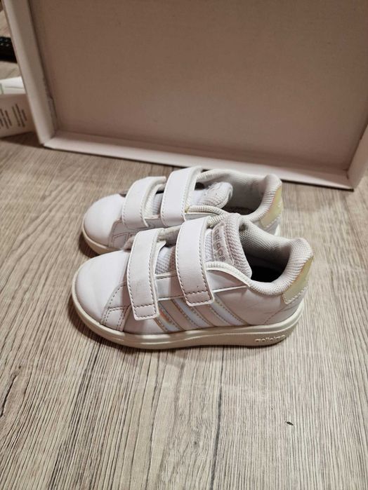 Адидас детски маратонки