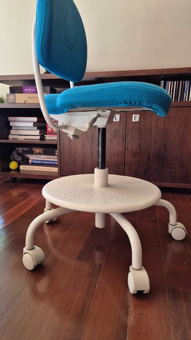 Детски въртящ стол за бюро
