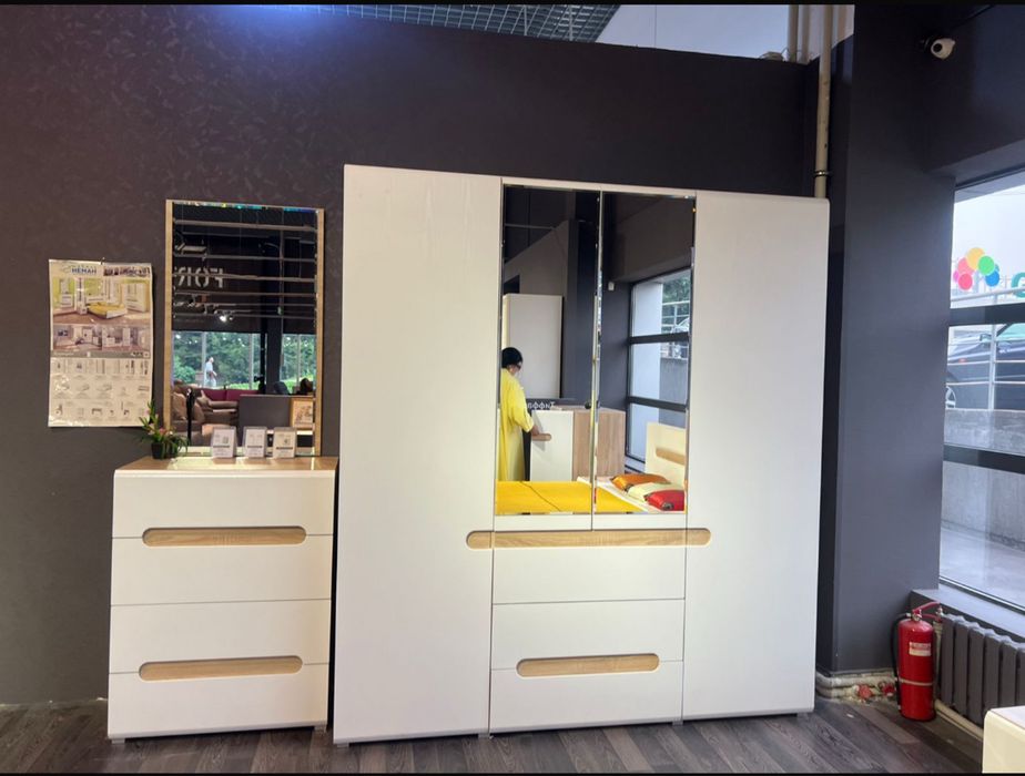 Продам шкаф и камоды