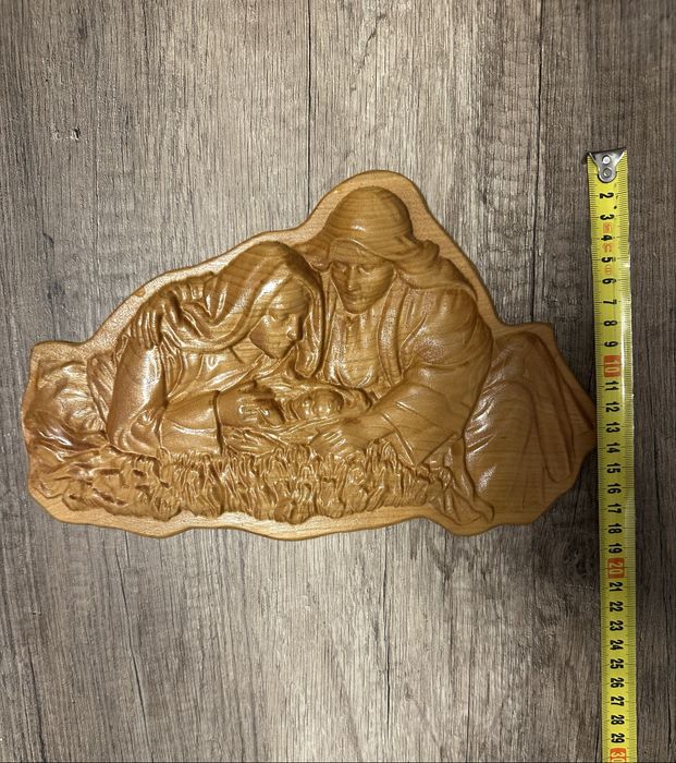 Icoană sculptată în lemn de cireș – Nașterea Domnului (Sfânta Familie)