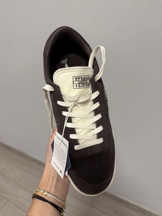 Продам кроссовки мужчкие lacoste