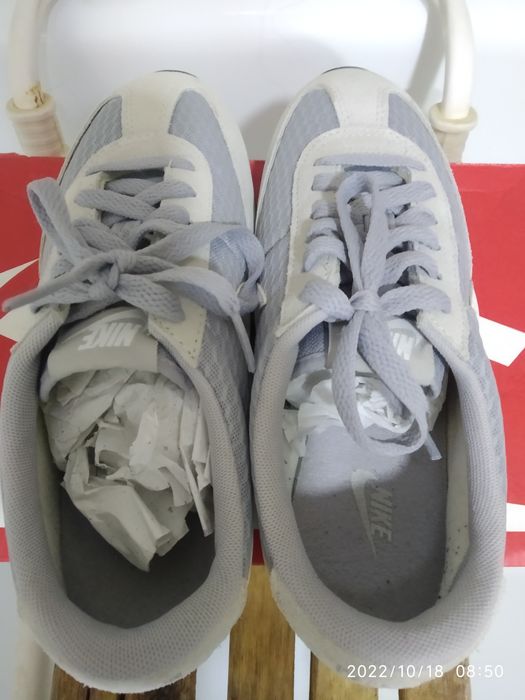 Продам оригинальные кроссовки NIKE.