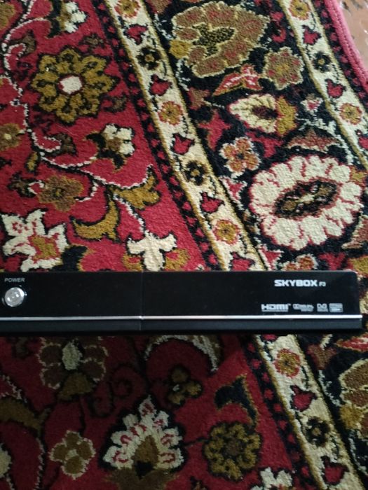 Тюнер спутниковый б/у