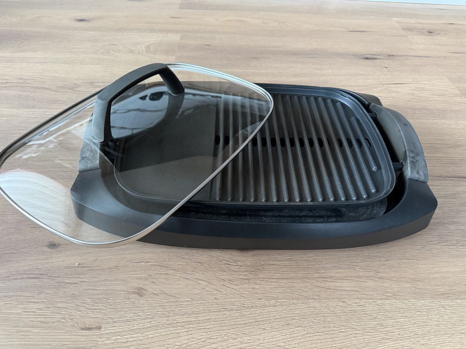 Скара/Грил Tefal 2000W с незалепващо покритие и темпериран капак