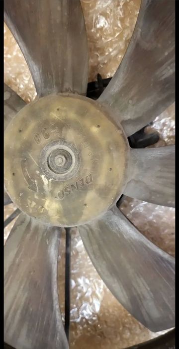 Диффузор радиатора(оригинал Denso)Тойота Камри 35 объём 2,4,европеец