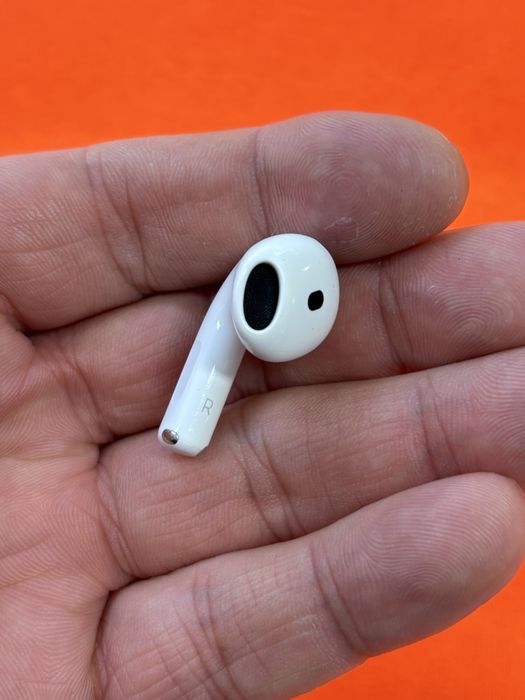 Правое ухо Airpods 4 оригинал