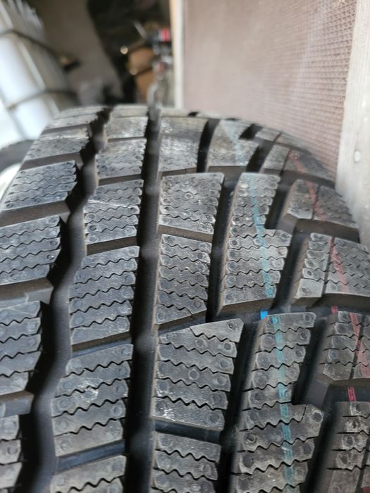Шины 185/60/14 новые с дисками