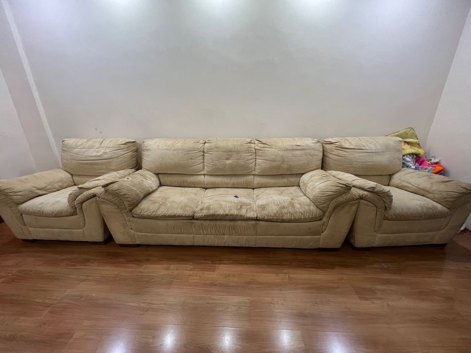 Диван б/у продам цвет беж можете