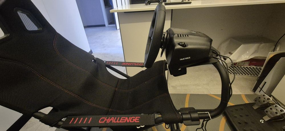 Гоночный симулятор Logitech + Playseat
