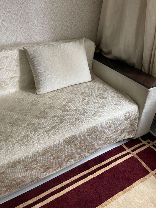 Продам красивый угловой диван