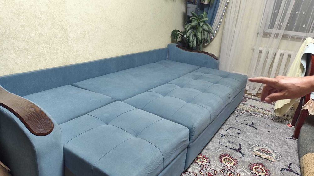 Продам диван в гостиничный 270см