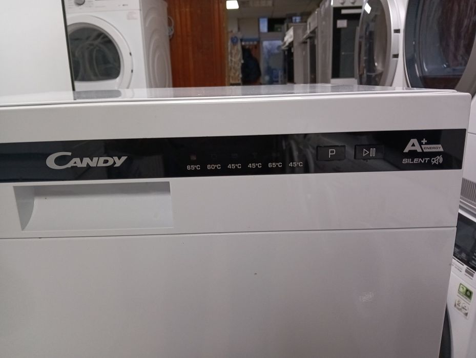 Свободно стояща съдомиялна за 8 комплекта кубче Candy  2 год.Гаранция!