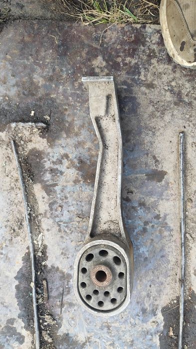 Подушка двигателя На Шаран.