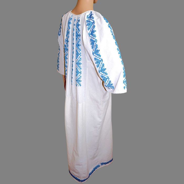 Ie veche din Mehedinti cu paiete metalice ,ie cu poale L-XL