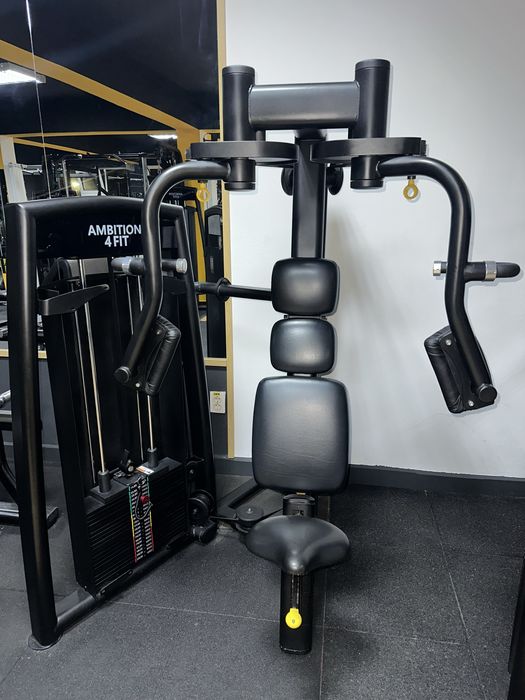 Pulse Fitness Pec Fly, reconditionat profesional