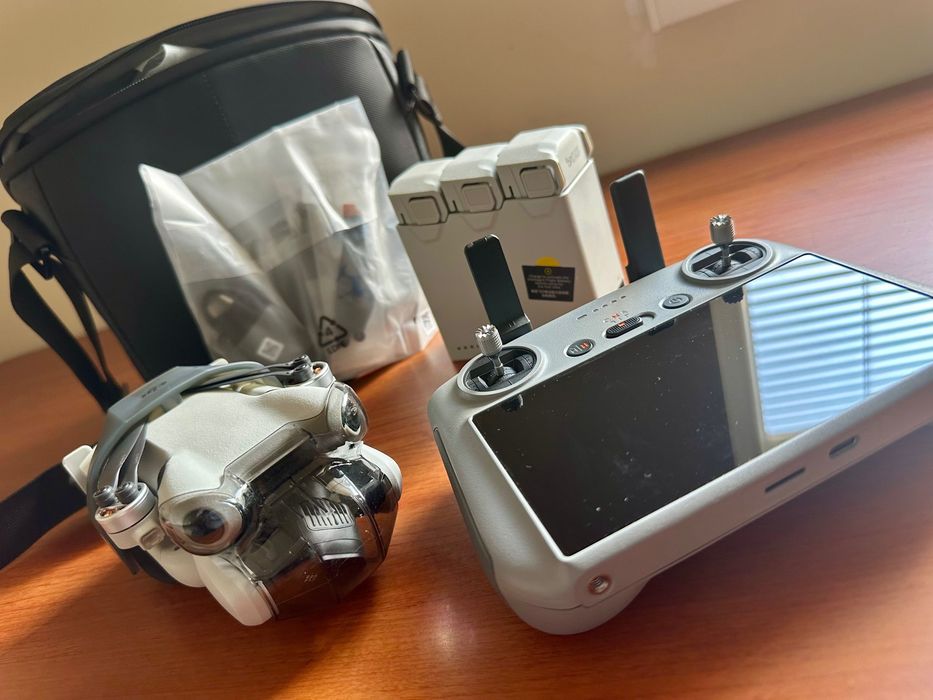 DJI Mini 4 Pro Fly More Combo + DJI RC 2 – само 5,75 часа полет