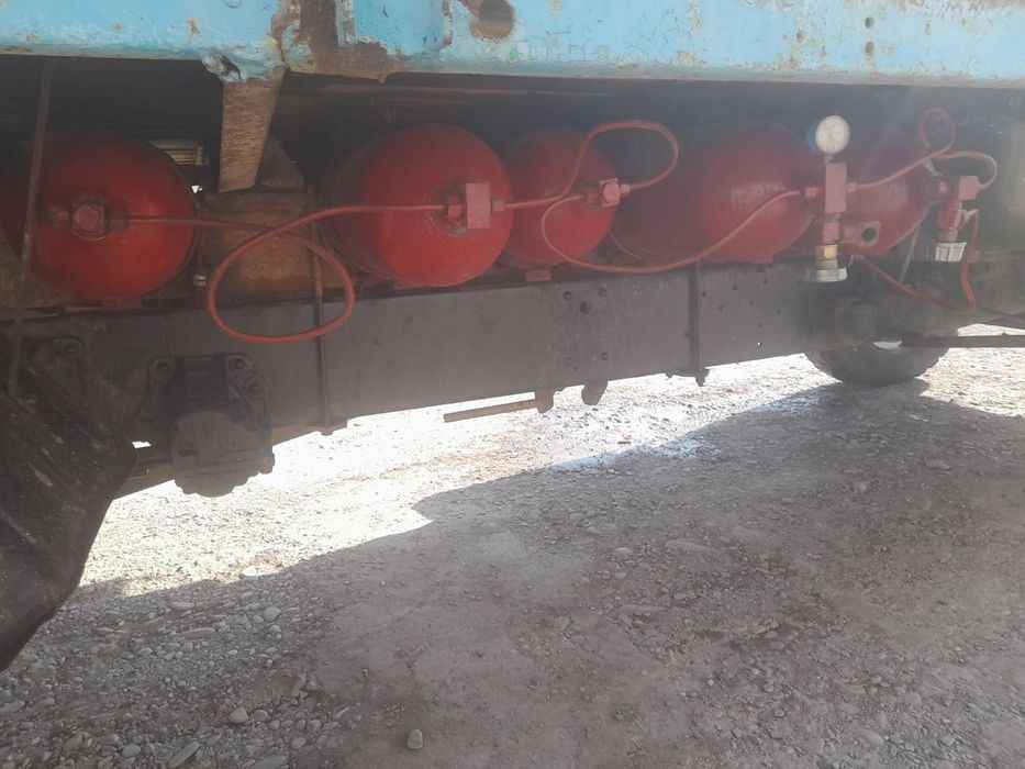 Gaz 53 sotiladi urta xolatda