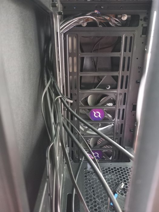 Carcasă Gaming AQIRYS Canopus | ATX, Tempered Glass, 3 Ventilatoare ARGB | Ca nouă, la cutie