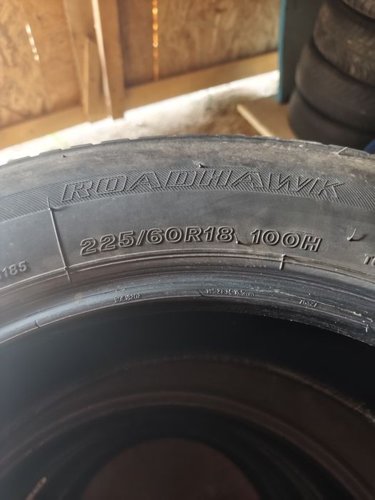 Vând cauciucuri 225/60 R18 100H vara