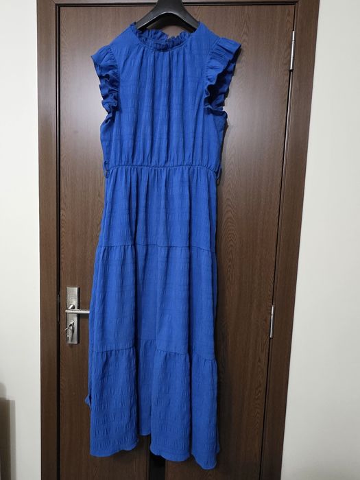 Vând rochie albastră